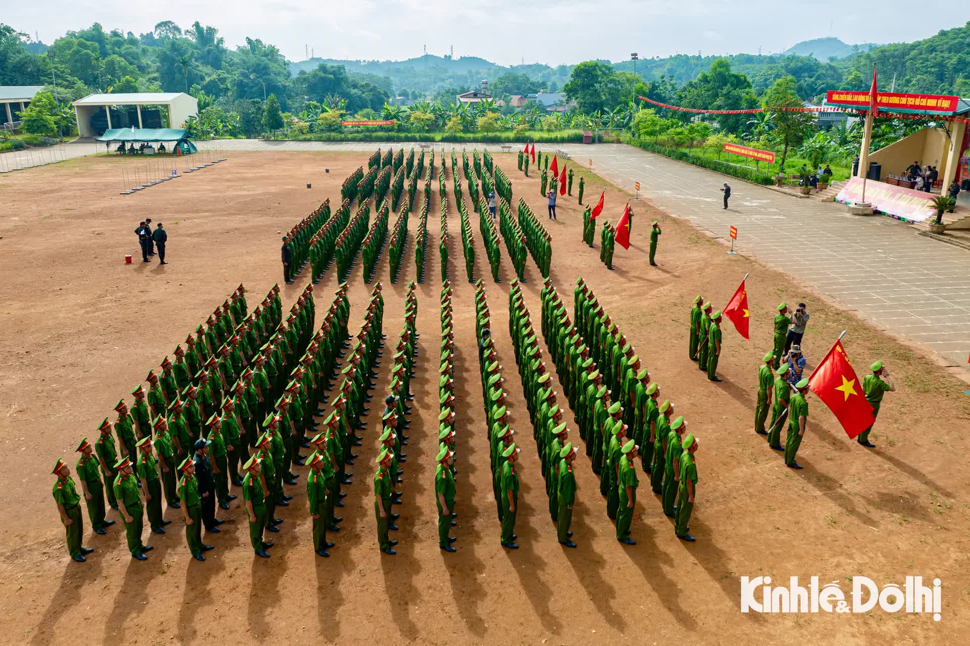 Chiến sĩ Công an nhân dân đổ mồ hôi ngày đêm tập luyện cho lễ diễu binh, diễu hành kỷ niệm 80 năm Quốc khánh- Ảnh 1.
