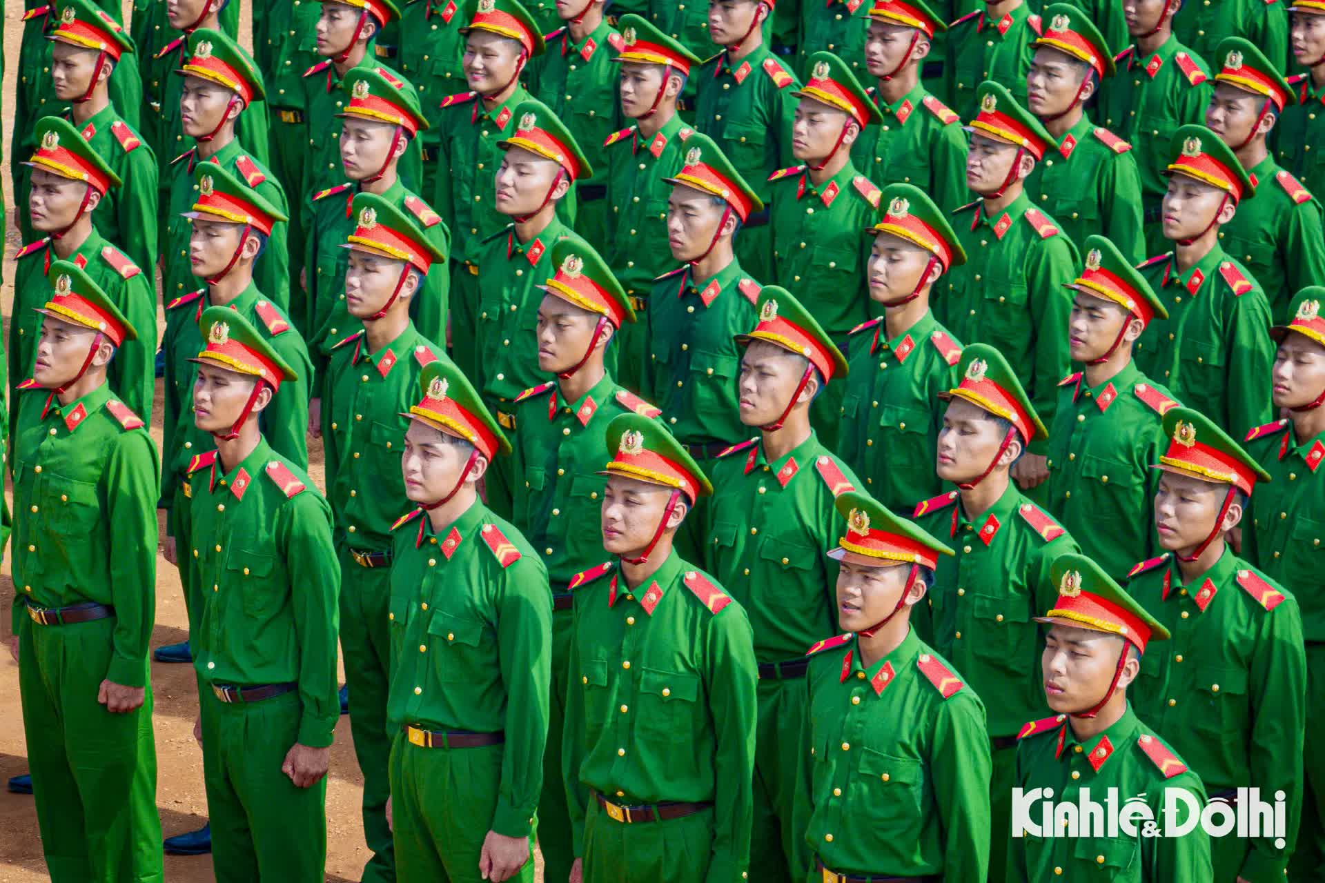 Chiến sĩ Công an nhân dân đổ mồ hôi ngày đêm tập luyện cho lễ diễu binh, diễu hành kỷ niệm 80 năm Quốc khánh- Ảnh 3.