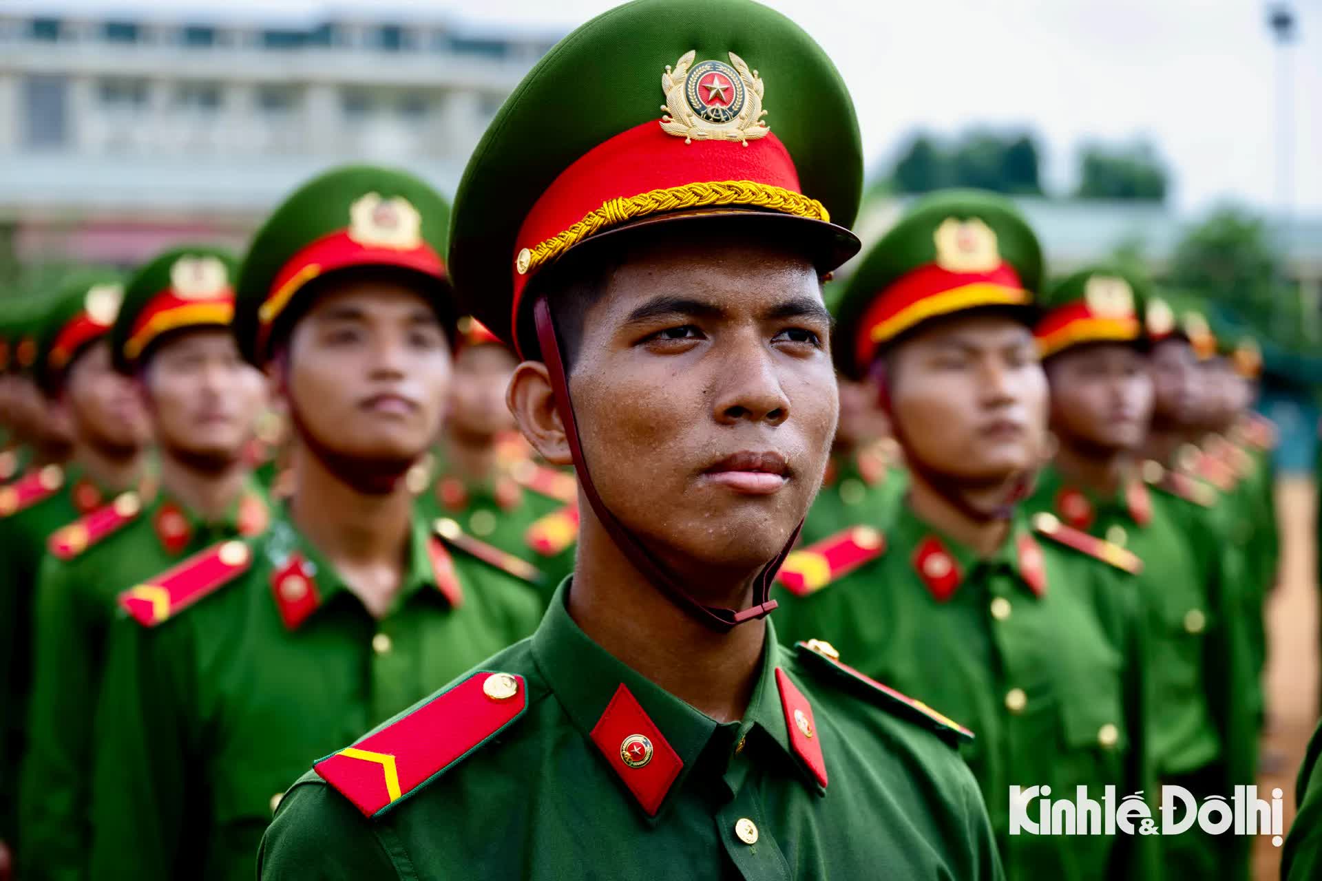 Chiến sĩ Công an nhân dân đổ mồ hôi ngày đêm tập luyện cho lễ diễu binh, diễu hành kỷ niệm 80 năm Quốc khánh- Ảnh 8.