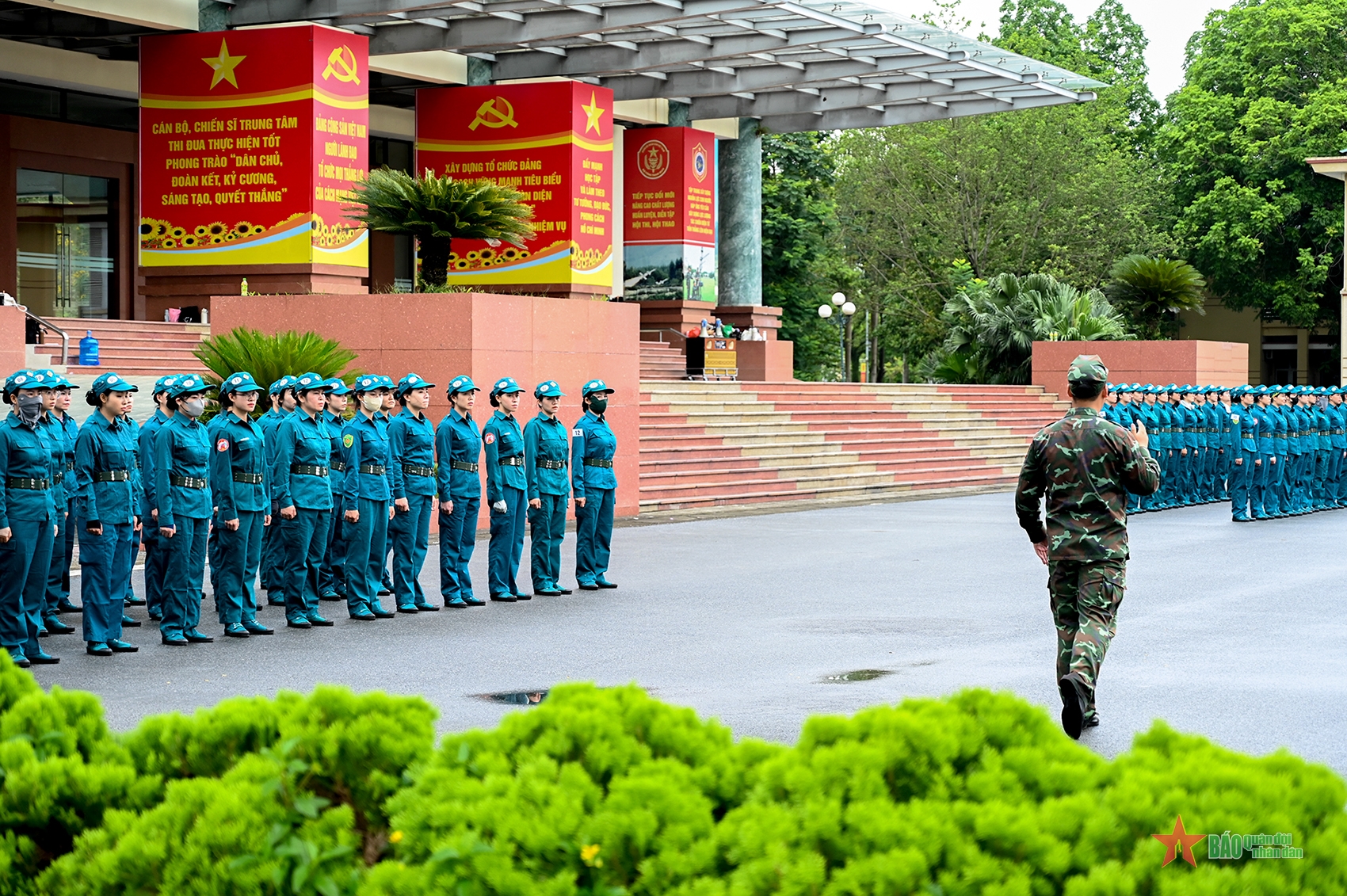 Chung ý chí, hướng về Quảng trường Ba Đình
- Ảnh 4. Chung ý chí, hướng về Quảng trường Ba Đình
- Ảnh 4.