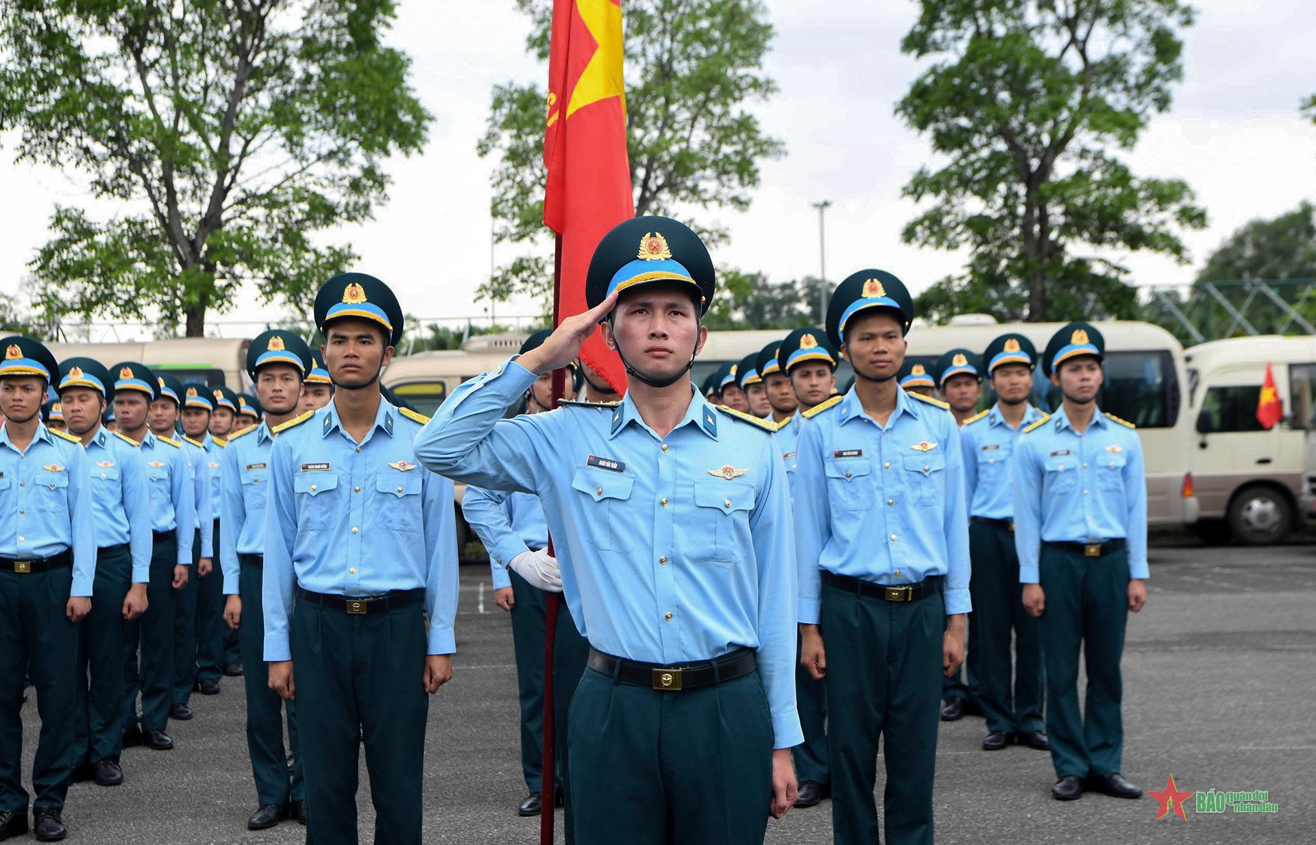 Chung ý chí, hướng về Quảng trường Ba Đình
- Ảnh 1. Chung ý chí, hướng về Quảng trường Ba Đình
- Ảnh 1.