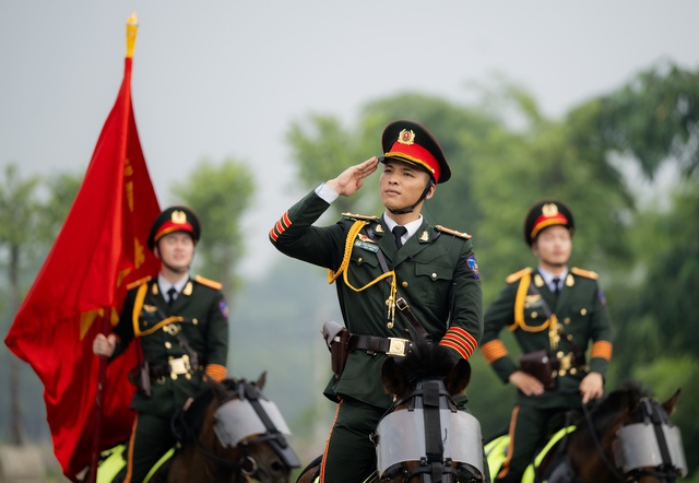 Theo chân Cảnh sát cơ động Kỵ binh luyện tập cho Lễ diễu binh, diễu hành kỷ niệm 80 năm Quốc khánh 2/9- Ảnh 3.
