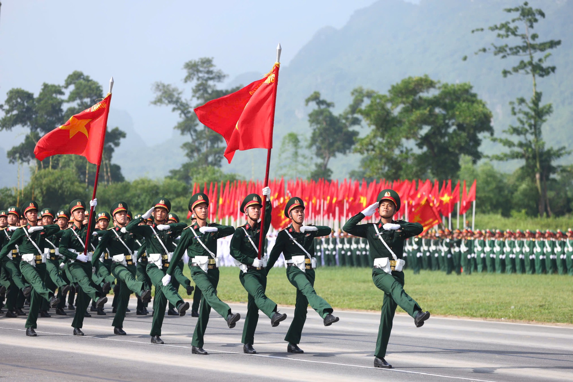 Hơn 15.000 chiến sĩ tổng hợp luyện diễu binh, diễu hành A80- Ảnh 6.