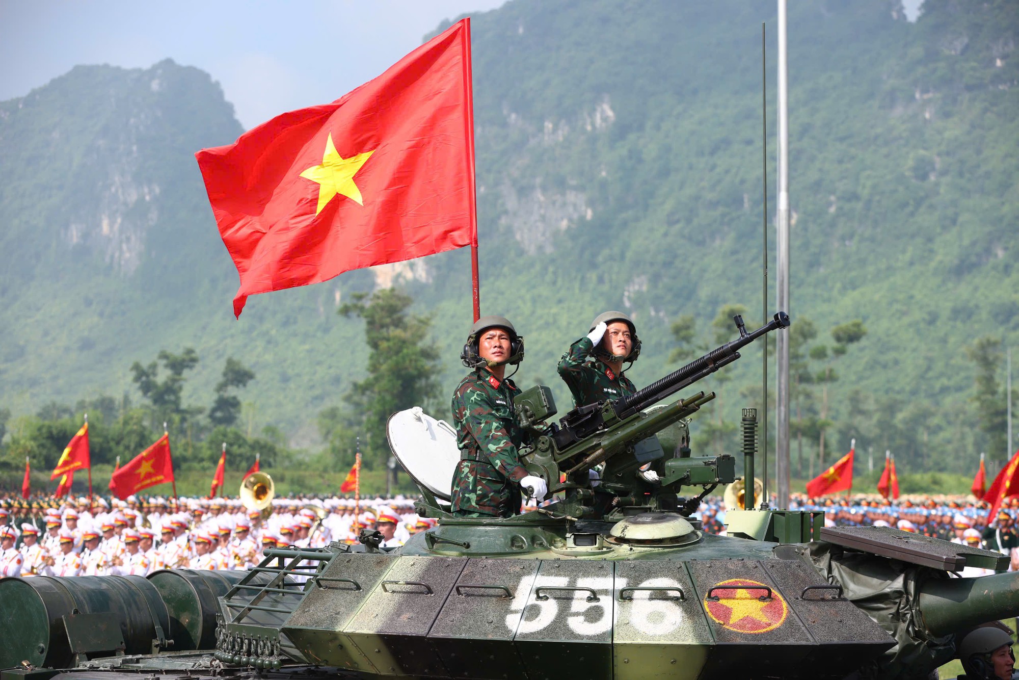 Hơn 15.000 chiến sĩ tổng hợp luyện diễu binh, diễu hành A80- Ảnh 3.