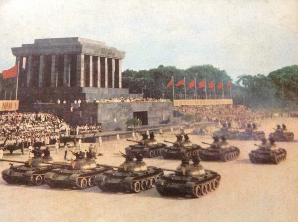 Hình ảnh quý về cuộc diễu binh lớn nhất lịch sử trong ngày Quốc khánh 40 năm trước- Ảnh 5.
