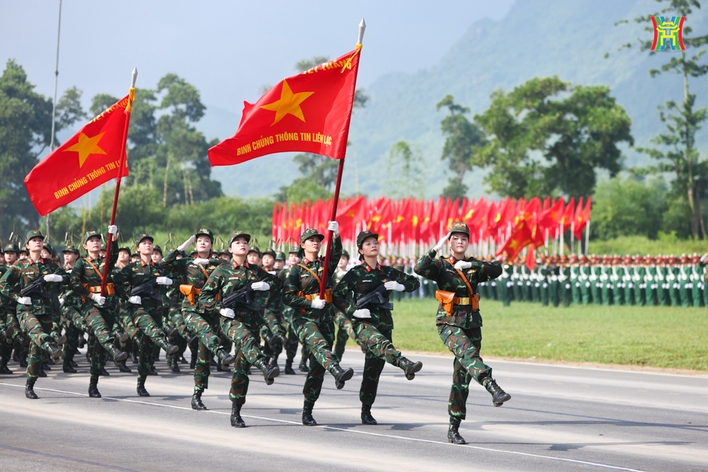 Vẻ đẹp mạnh mẽ của các khối nữ trong buổi hợp luyện- Ảnh 11.