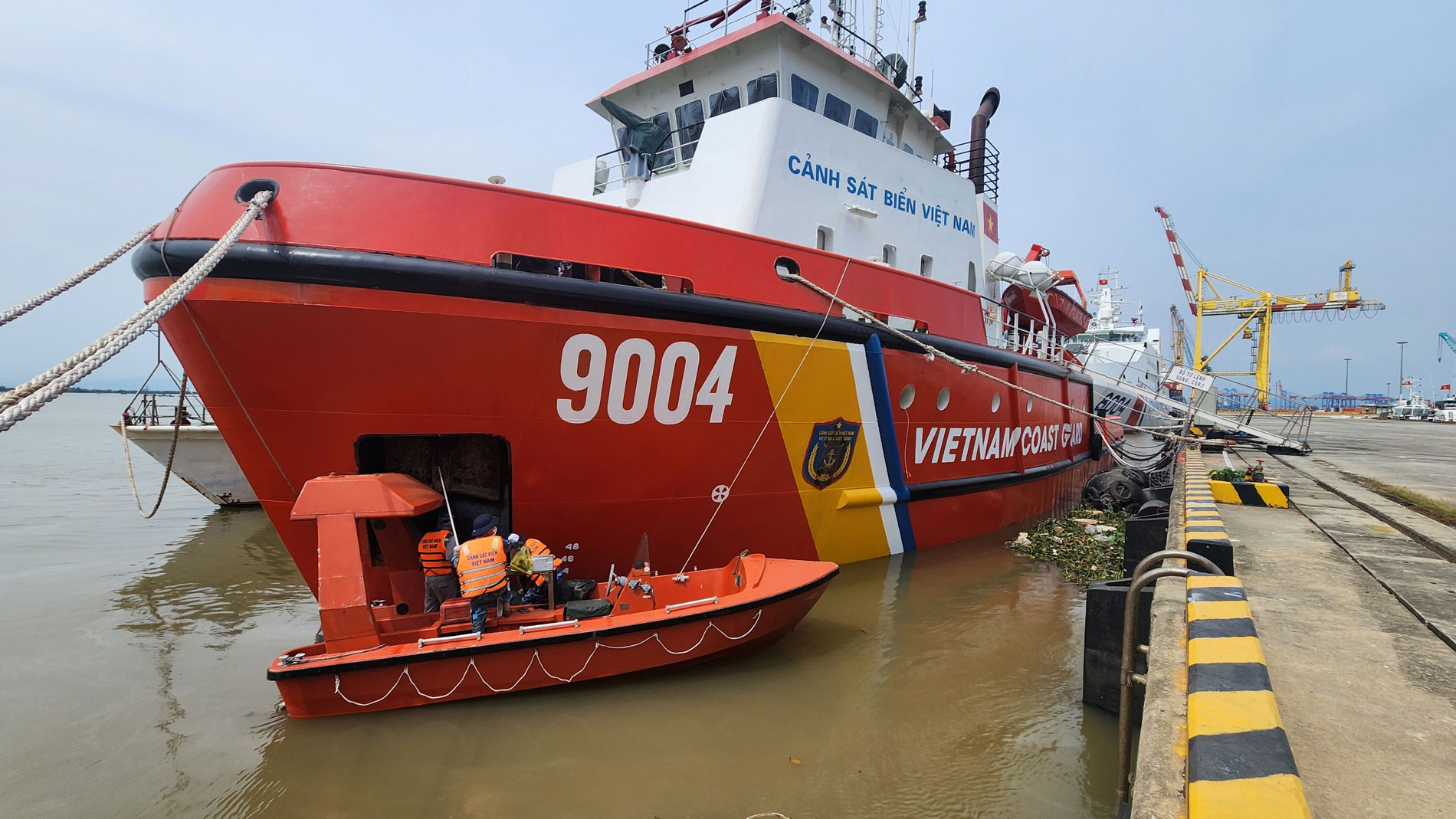 Lần đầu có tàu ngầm, tàu nổi Hải quân tham gia diễu binh, diễu hành trên biển kỷ niệm 80 năm Quốc khánh- Ảnh 3.