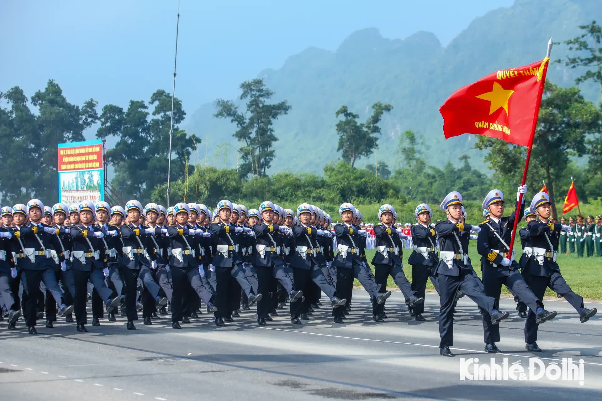 Hơn 15.000 chiến sĩ quân đội, công an tổng hợp luyện chuẩn bị cho Lễ kỷ niệm 80 năm Quốc khánh- Ảnh 9.
