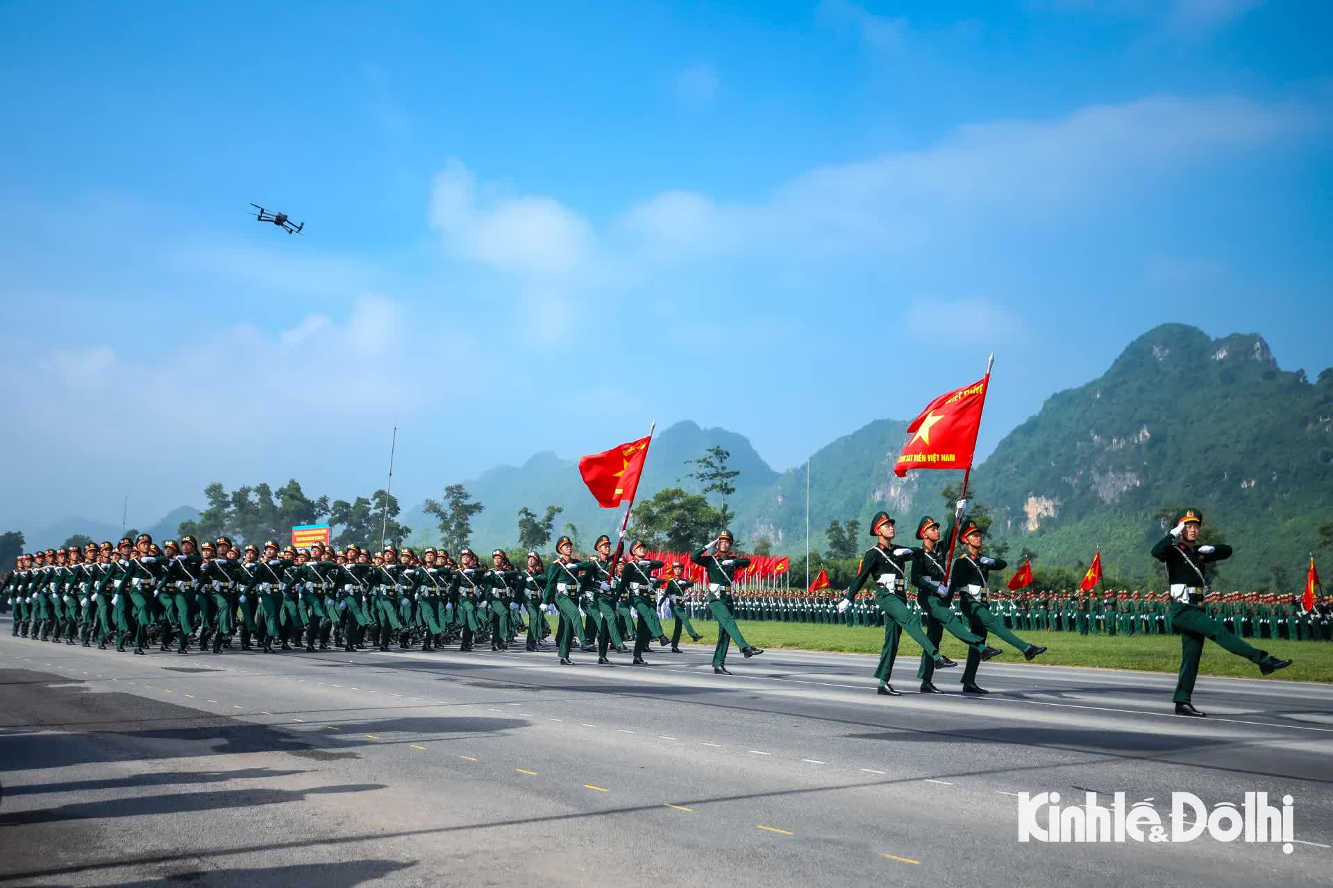 Hơn 15.000 chiến sĩ quân đội, công an tổng hợp luyện chuẩn bị cho Lễ kỷ niệm 80 năm Quốc khánh- Ảnh 7.