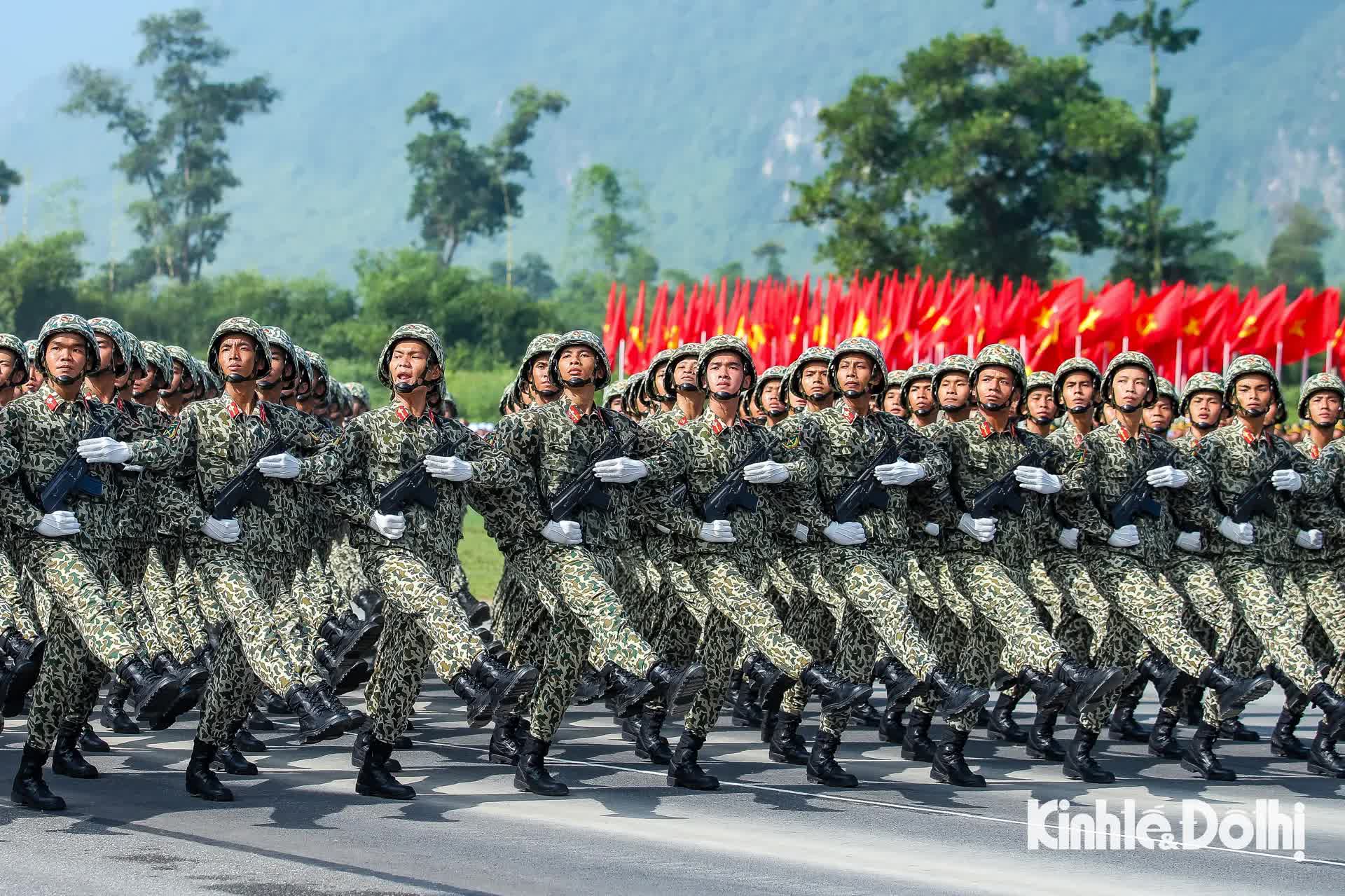 Hơn 15.000 chiến sĩ quân đội, công an tổng hợp luyện chuẩn bị cho Lễ kỷ niệm 80 năm Quốc khánh- Ảnh 22.