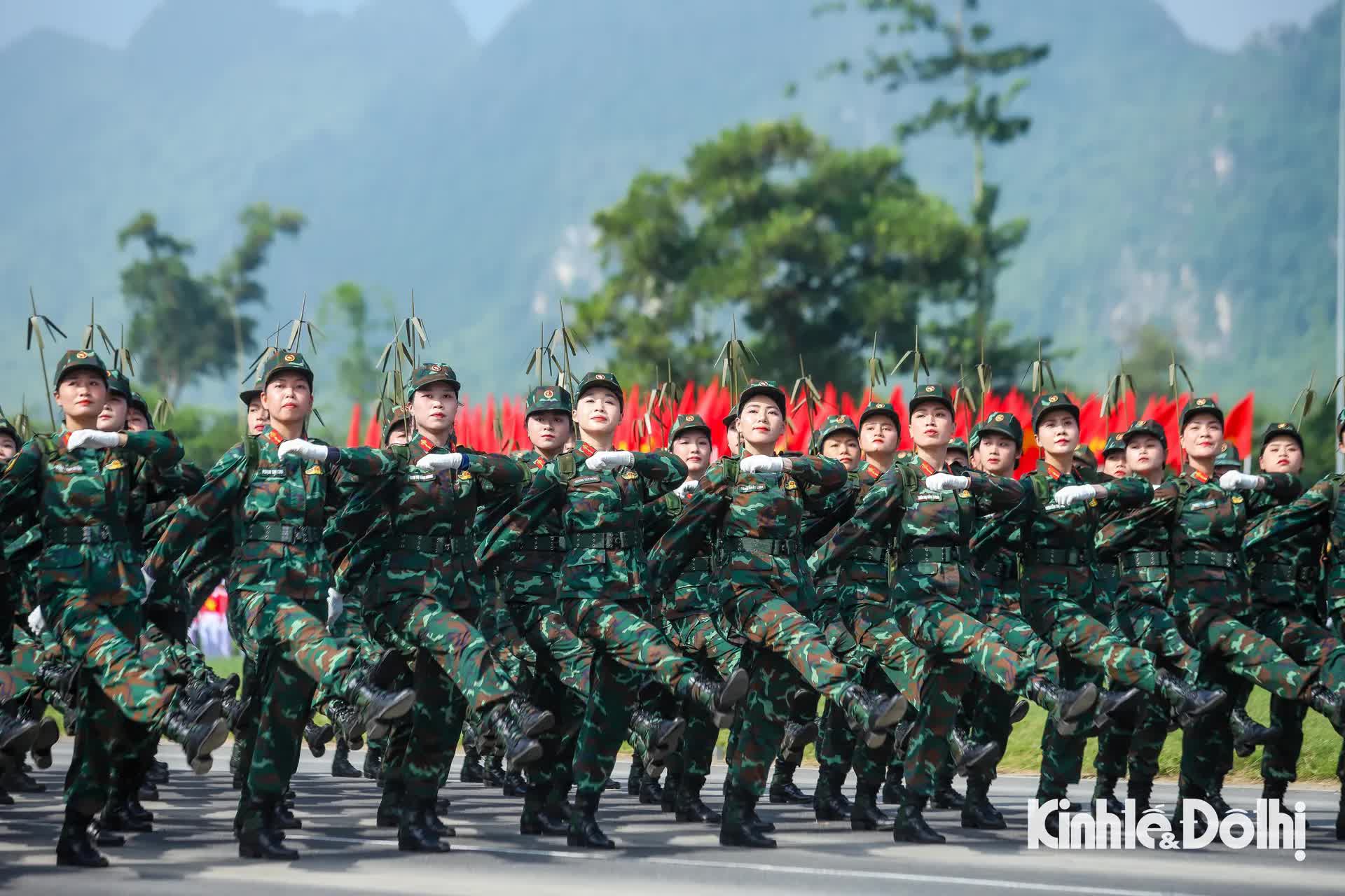Hơn 15.000 chiến sĩ quân đội, công an tổng hợp luyện chuẩn bị cho Lễ kỷ niệm 80 năm Quốc khánh- Ảnh 17.