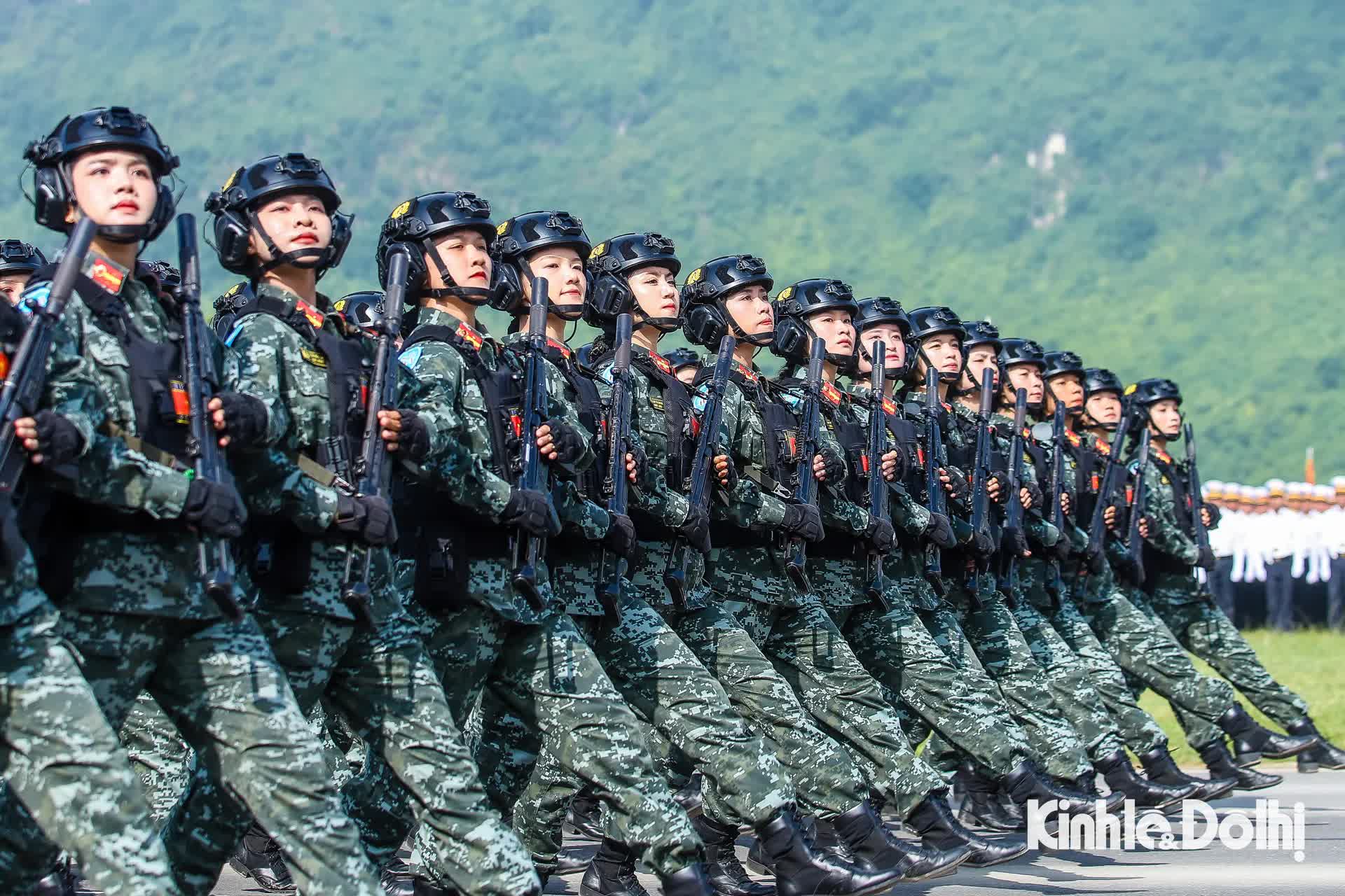 Hơn 15.000 chiến sĩ quân đội, công an tổng hợp luyện chuẩn bị cho Lễ kỷ niệm 80 năm Quốc khánh- Ảnh 27.