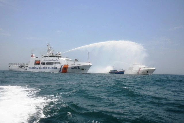 2 tàu hiện đại hoạt động cùng ngày của Cảnh sát biển tham gia nhiệm vụ A80- Ảnh 2.