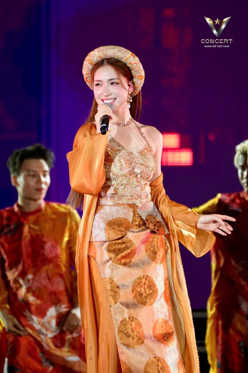 "V Concert" viết nên tinh thần Việt Nam bằng âm nhạc- Ảnh 5. "V Concert" viết nên tinh thần Việt Nam bằng âm nhạc- Ảnh 5.