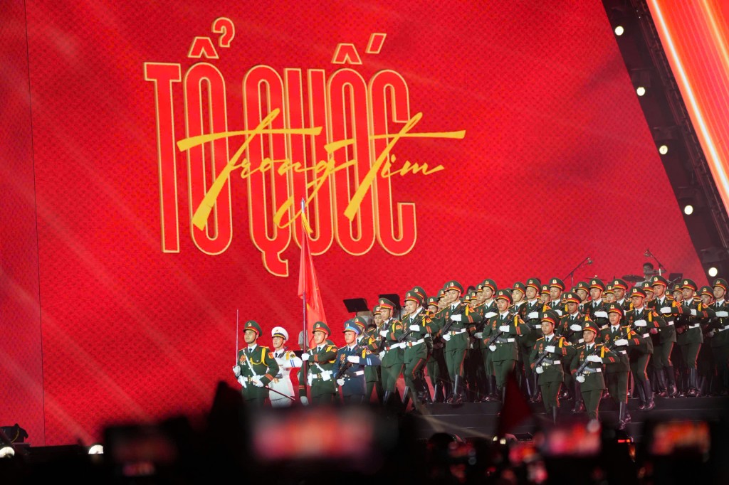 Thắp lên những ngọn lửa, cộng hưởng nguồn sáng rạng ngời- Ảnh 12. Thắp lên những ngọn lửa, cộng hưởng nguồn sáng rạng ngời- Ảnh 12.