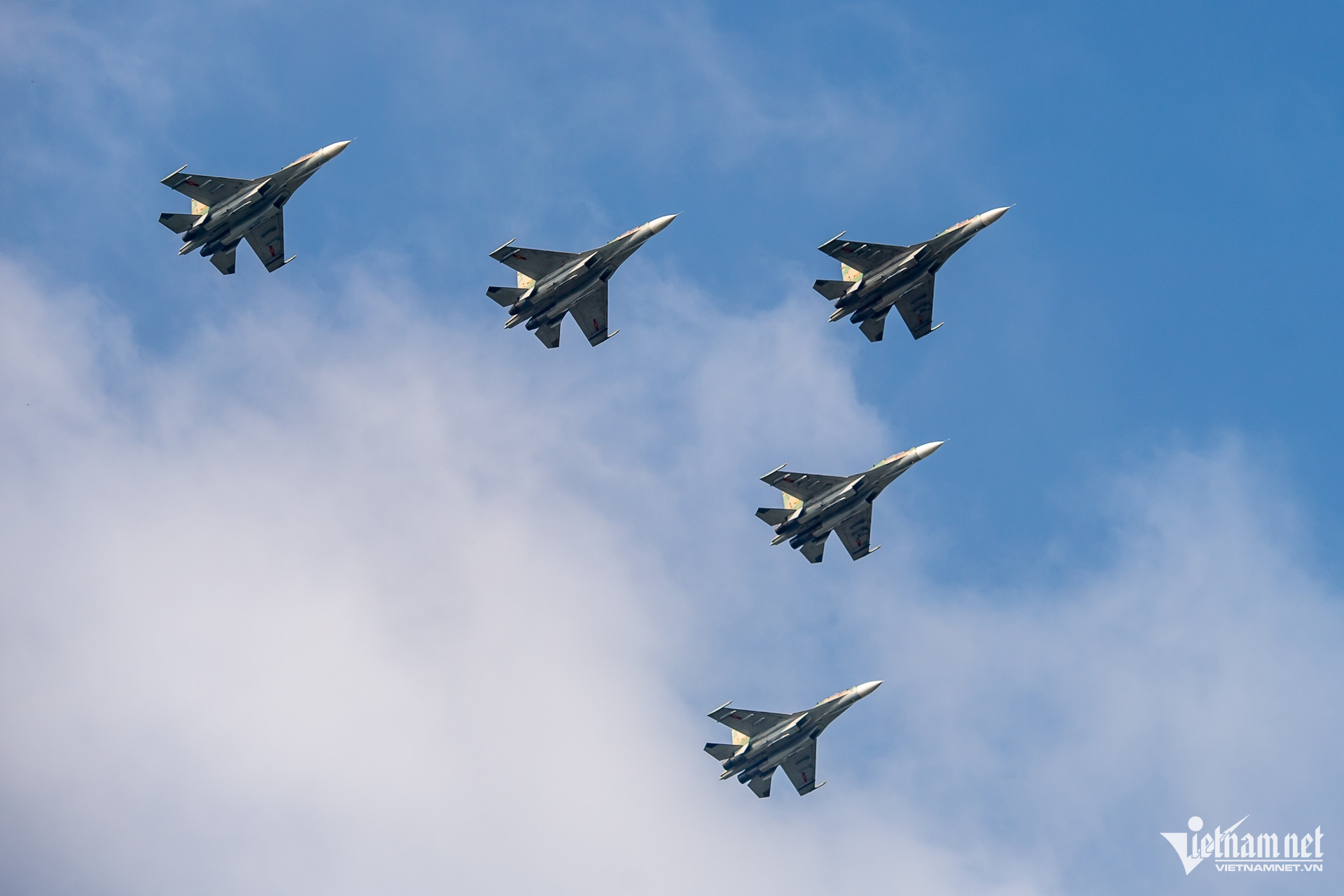 Màn tập dượt ghép biên đội 'xé gió' lạ lẫm của Su-30MK2 và Yak-130- Ảnh 11. Màn tập dượt ghép biên đội 'xé gió' lạ lẫm của Su-30MK2 và Yak-130- Ảnh 11.