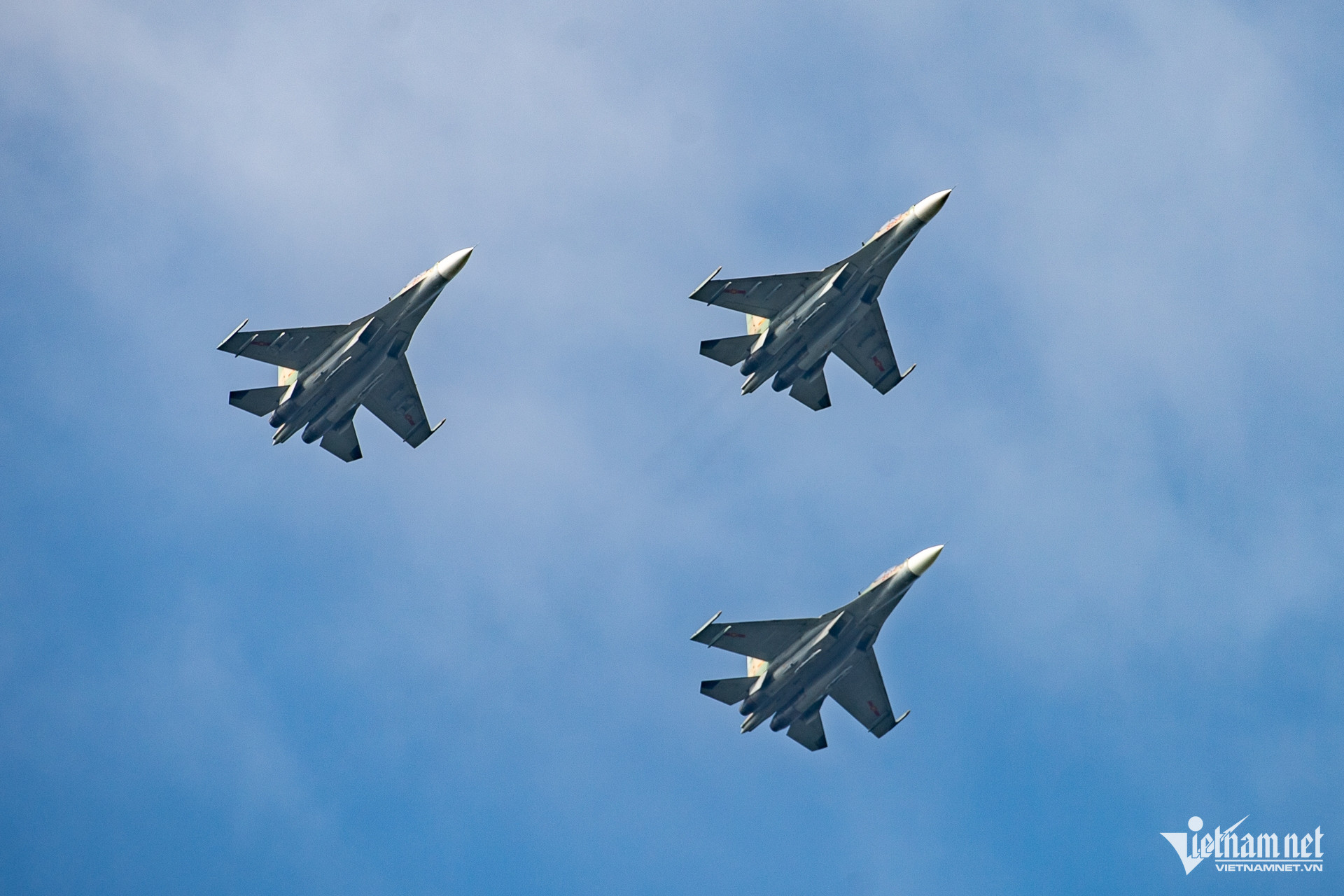 Màn tập dượt ghép biên đội 'xé gió' lạ lẫm của Su-30MK2 và Yak-130- Ảnh 10. Màn tập dượt ghép biên đội 'xé gió' lạ lẫm của Su-30MK2 và Yak-130- Ảnh 10.