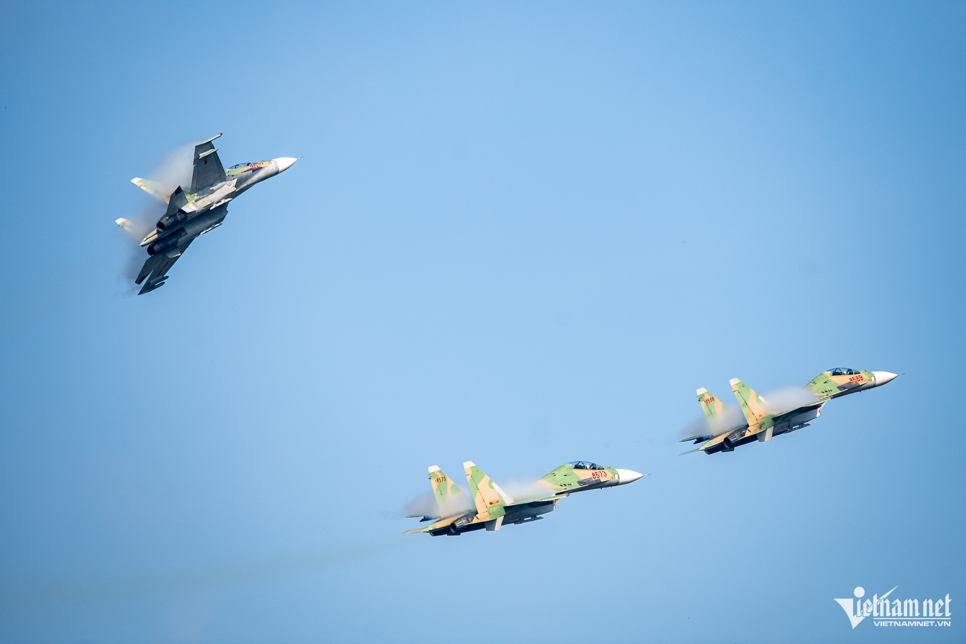 Màn tập dượt ghép biên đội 'xé gió' lạ lẫm của Su-30MK2 và Yak-130- Ảnh 14. Màn tập dượt ghép biên đội 'xé gió' lạ lẫm của Su-30MK2 và Yak-130- Ảnh 14.