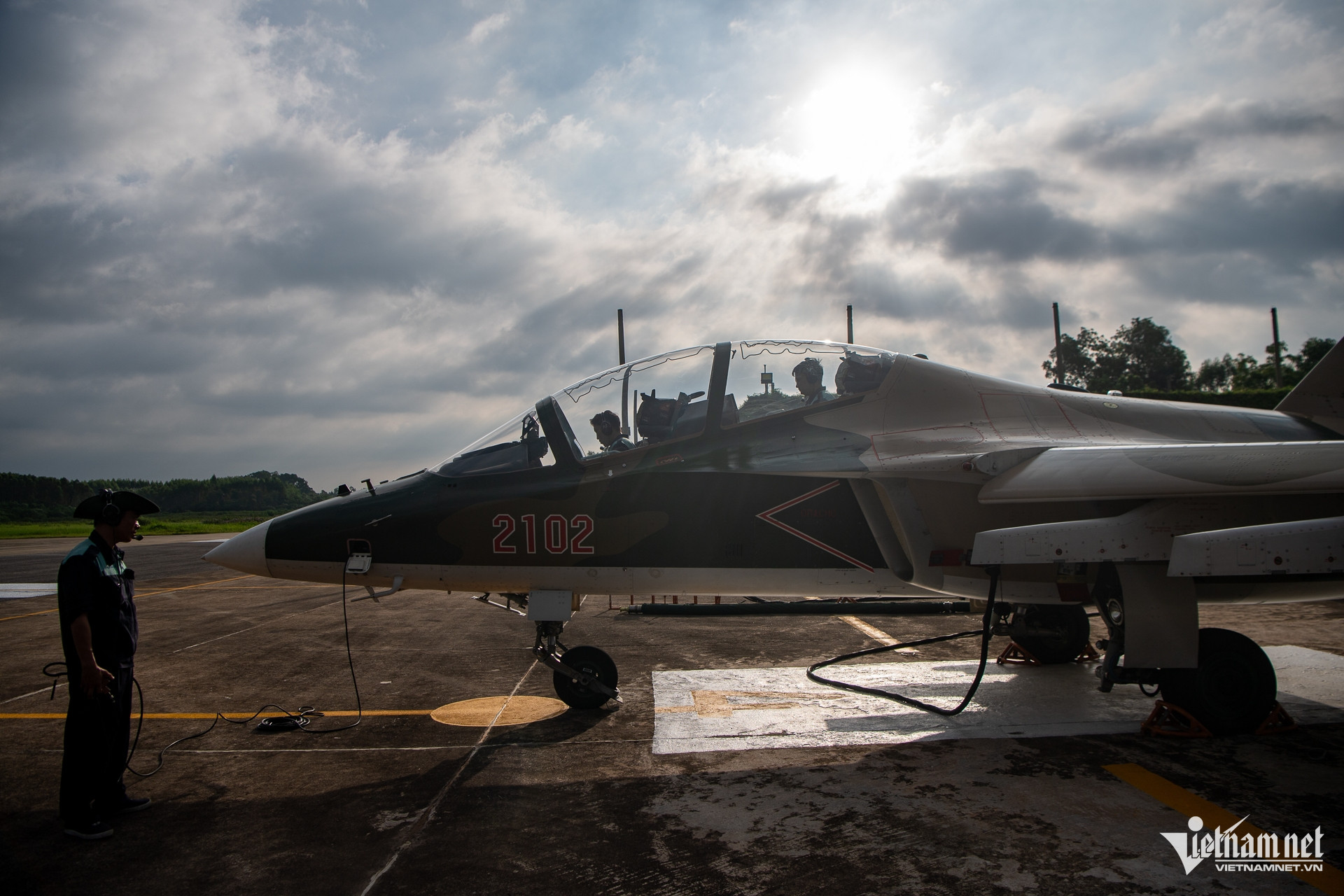 Màn tập dượt ghép biên đội 'xé gió' lạ lẫm của Su-30MK2 và Yak-130- Ảnh 3. Màn tập dượt ghép biên đội 'xé gió' lạ lẫm của Su-30MK2 và Yak-130- Ảnh 3.