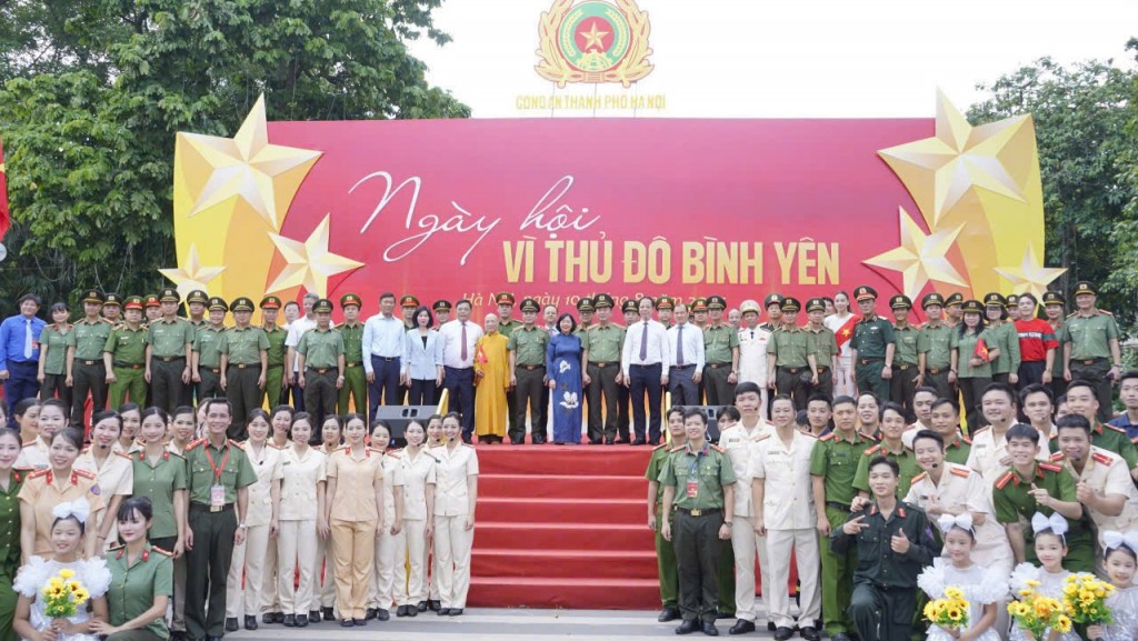 Lan tỏa giá trị văn hóa, tinh thần vì nước quên thân, vì dân phục vụ- Ảnh 3. Lan tỏa giá trị văn hóa, tinh thần vì nước quên thân, vì dân phục vụ- Ảnh 3.