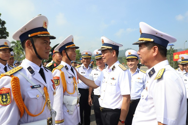 Naval forces prepare for grand military parade- Ảnh 1.
