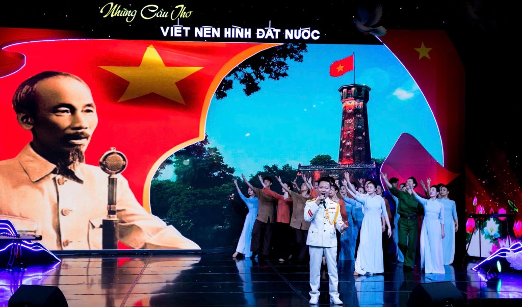 Lưu giữ ký ức dân tộc, truyền ngọn lửa yêu nước và khát vọng hòa bình- Ảnh 1. Lưu giữ ký ức dân tộc, truyền ngọn lửa yêu nước và khát vọng hòa bình- Ảnh 1.