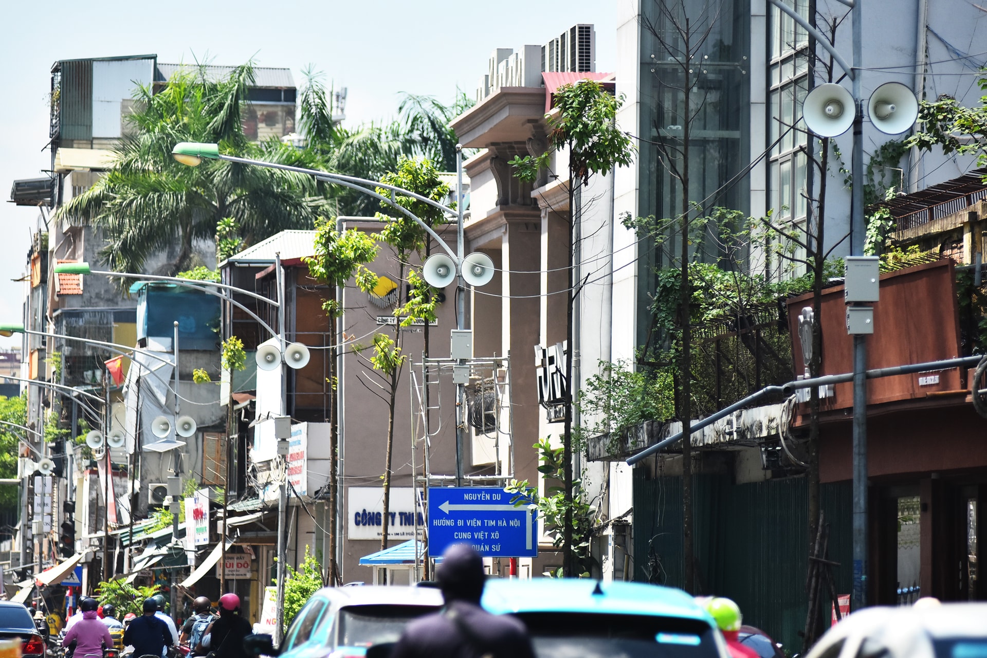 Khẩn trương lắp đặt, chỉnh trang đô thị đón ngày lễ lớn- Ảnh 6. Khẩn trương lắp đặt, chỉnh trang đô thị đón ngày lễ lớn- Ảnh 6.