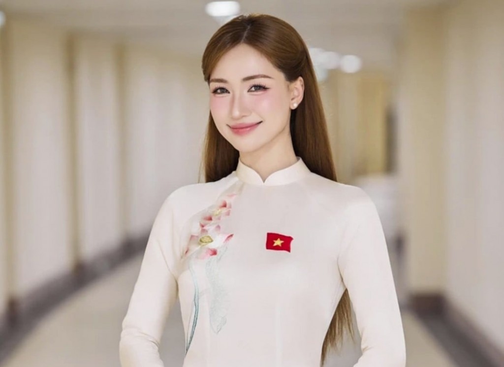 Ca sĩ Tùng Dương sẽ thể hiện "Tiến quân ca" cùng dàn đại hợp xướng- Ảnh 2. Ca sĩ Tùng Dương sẽ thể hiện "Tiến quân ca" cùng dàn đại hợp xướng- Ảnh 2.