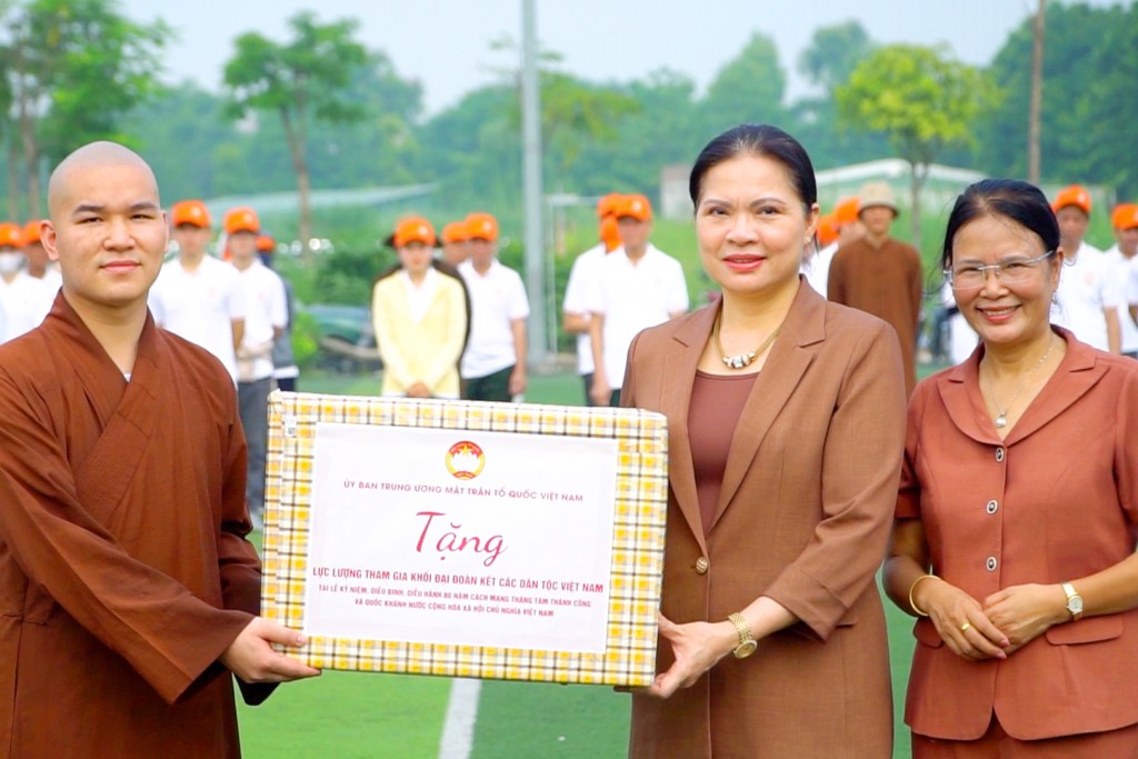Gặp mặt động viên khối Đại Đoàn kết toàn dân tộc tham gia diễu hành- Ảnh 2.