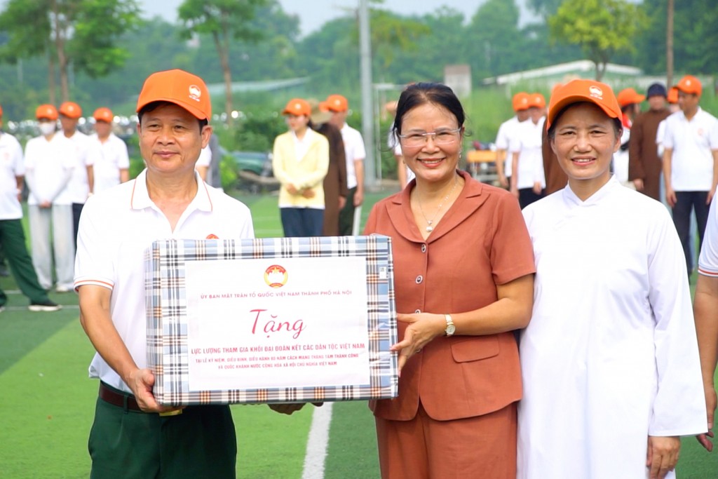Gặp mặt động viên khối Đại Đoàn kết toàn dân tộc tham gia diễu hành- Ảnh 3.