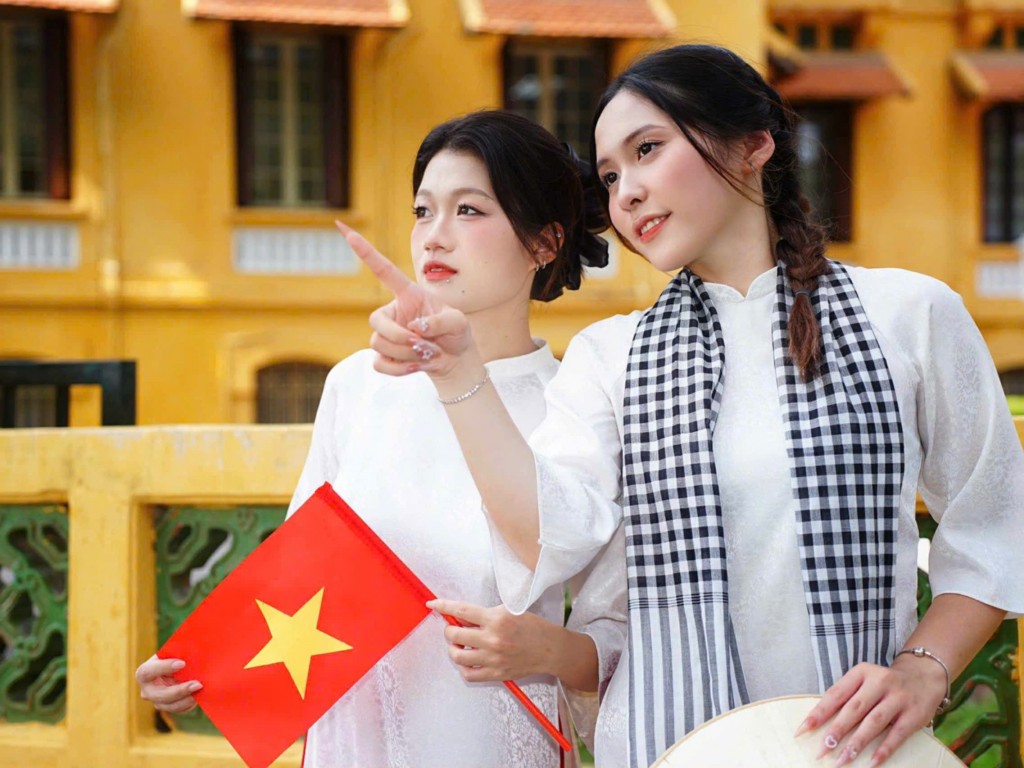 Giới trẻ kể chuyện yêu nước bằng… ảnh “check-in”- Ảnh 1. Giới trẻ kể chuyện yêu nước bằng… ảnh “check-in”- Ảnh 1.