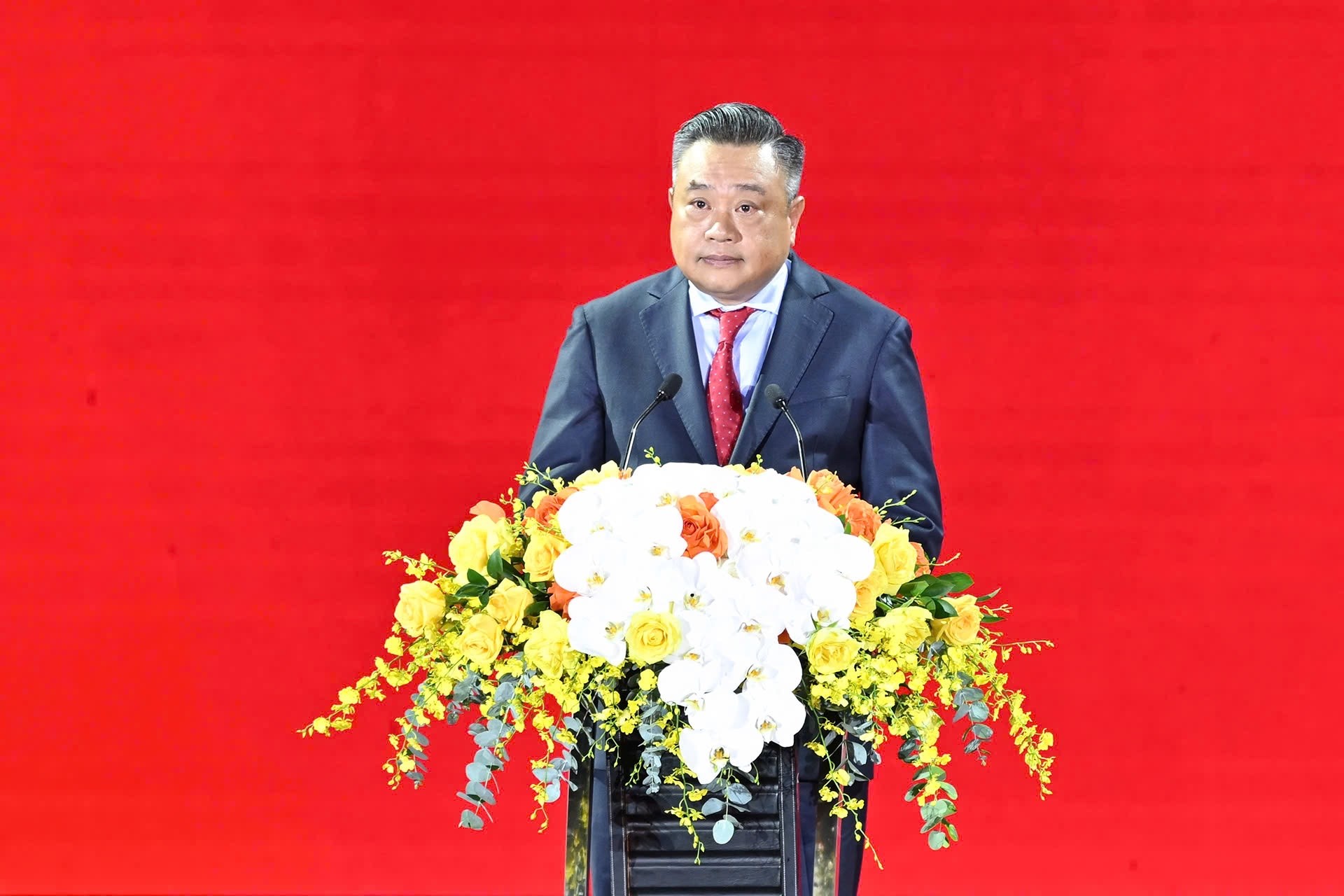 Thủ tướng Phạm Minh Chính dự chương trình nghệ thuật "Hà Nội - Từ mùa thu lịch sử năm 1945"- Ảnh 4.