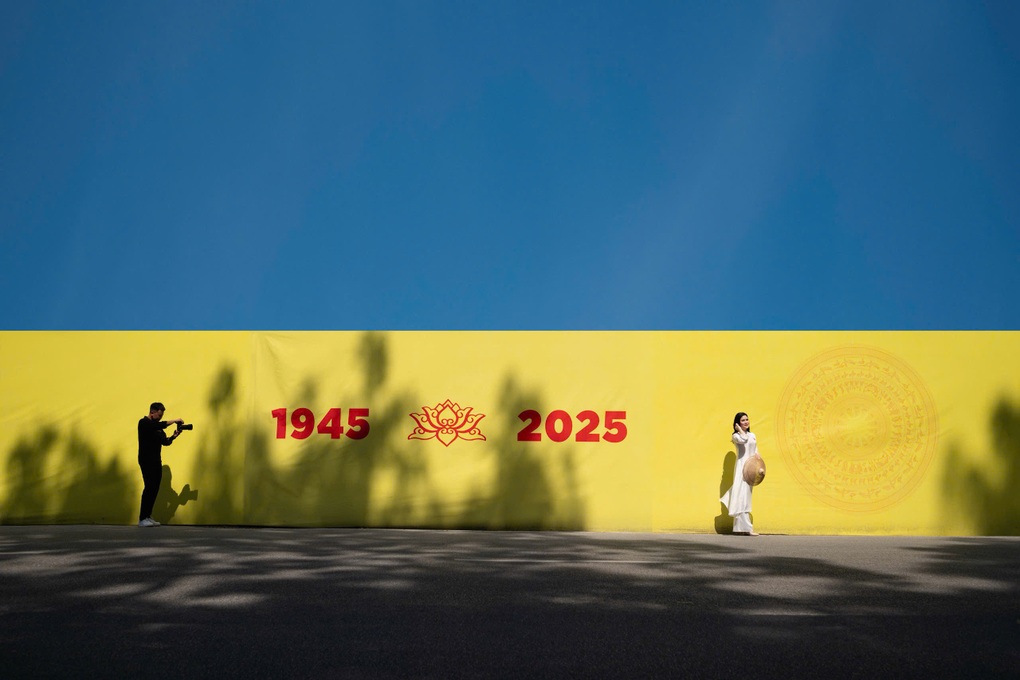 Tấm biển "1945-2025" ở Hà Nội gây sốt dịp 2/9- Ảnh 1. Tấm biển "1945-2025" ở Hà Nội gây sốt dịp 2/9- Ảnh 1.