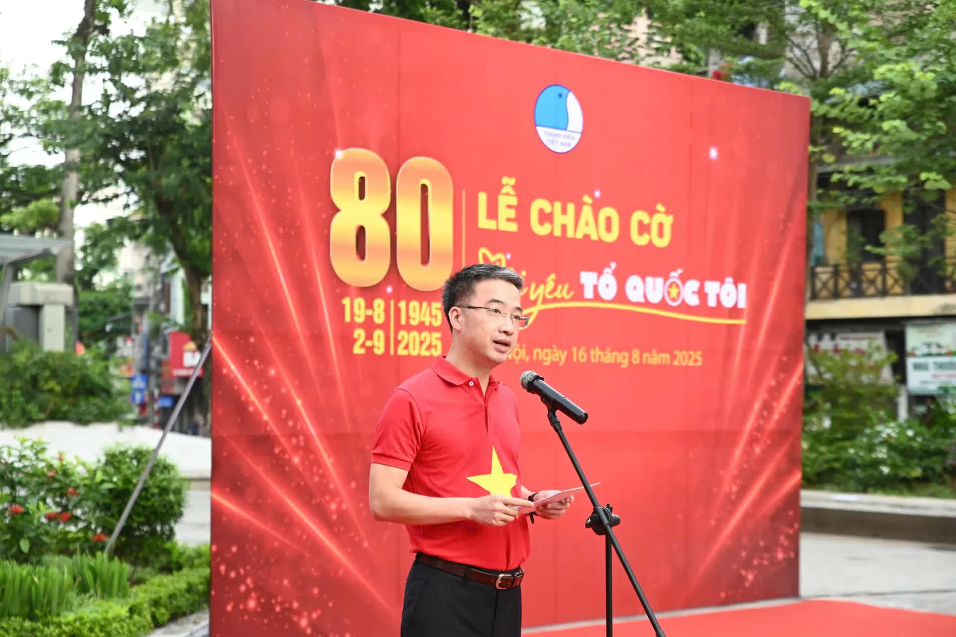 Lễ chào cờ "Tôi yêu Tổ quốc tôi": khơi dậy lòng tự hào dân tộc trong thế hệ trẻ- Ảnh 2. Lễ chào cờ "Tôi yêu Tổ quốc tôi": khơi dậy lòng tự hào dân tộc trong thế hệ trẻ- Ảnh 2.