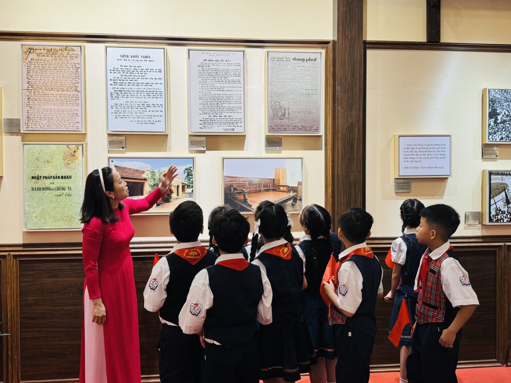 Di tích 48 Hàng Ngang - dấu ấn lịch sử, niềm tự hào dân tộc- Ảnh 8. Di tích 48 Hàng Ngang - dấu ấn lịch sử, niềm tự hào dân tộc- Ảnh 8.