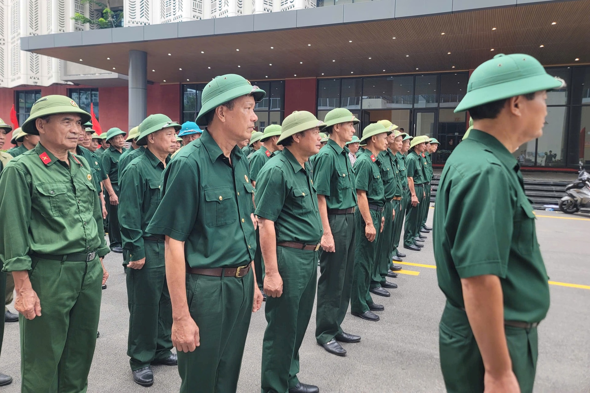 Quyết tâm hoàn thành nhiệm vụ A80 của khối diễu hành “đặc biệt”- Ảnh 2. Quyết tâm hoàn thành nhiệm vụ A80 của khối diễu hành “đặc biệt”- Ảnh 2.