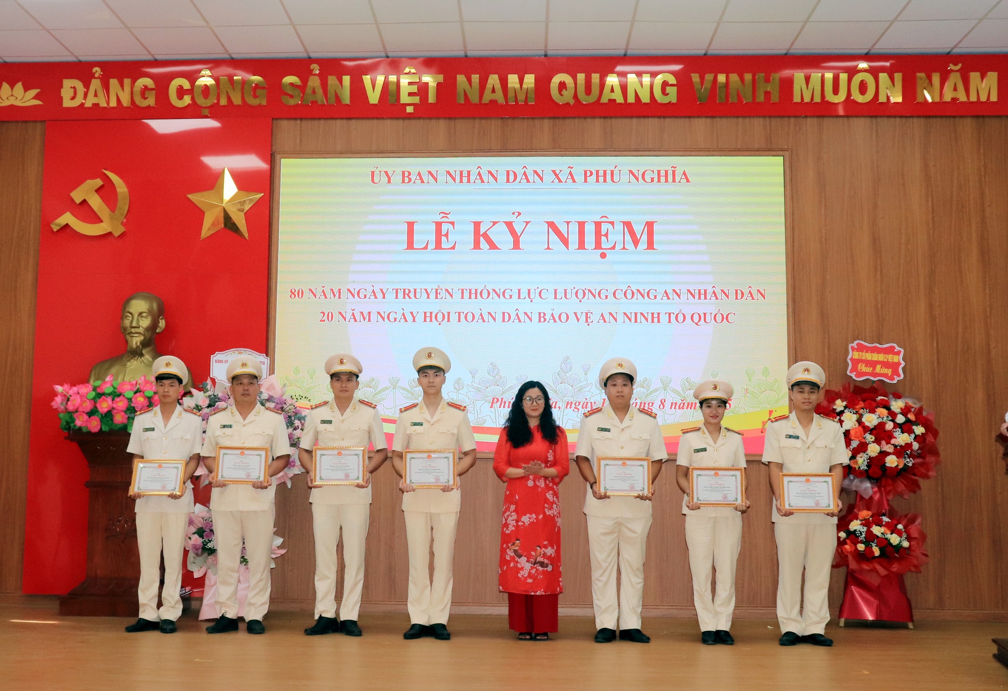 Phú Nghĩa tổ chức Lễ kỷ niệm 80 năm ngày truyền thống Công an nhân dân; 20 năm Ngày hội Toàn dân bảo vệ an ninh Tổ quốc- Ảnh 9.