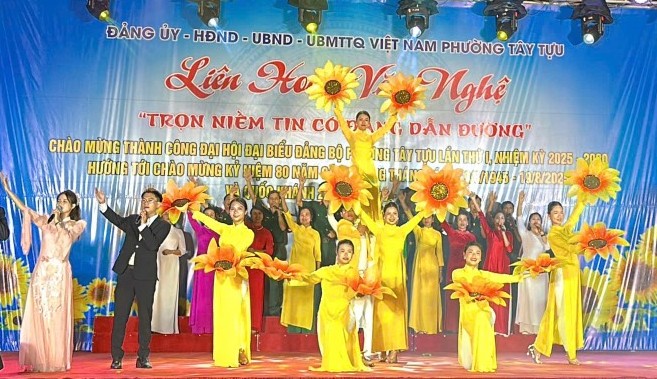 Phường Tây Tựu tổ chức Chương trình văn nghệ với chủ đề “Trọn niềm tin có Đảng dẫn đường”- Ảnh 1. Phường Tây Tựu tổ chức Chương trình văn nghệ với chủ đề “Trọn niềm tin có Đảng dẫn đường”- Ảnh 1.