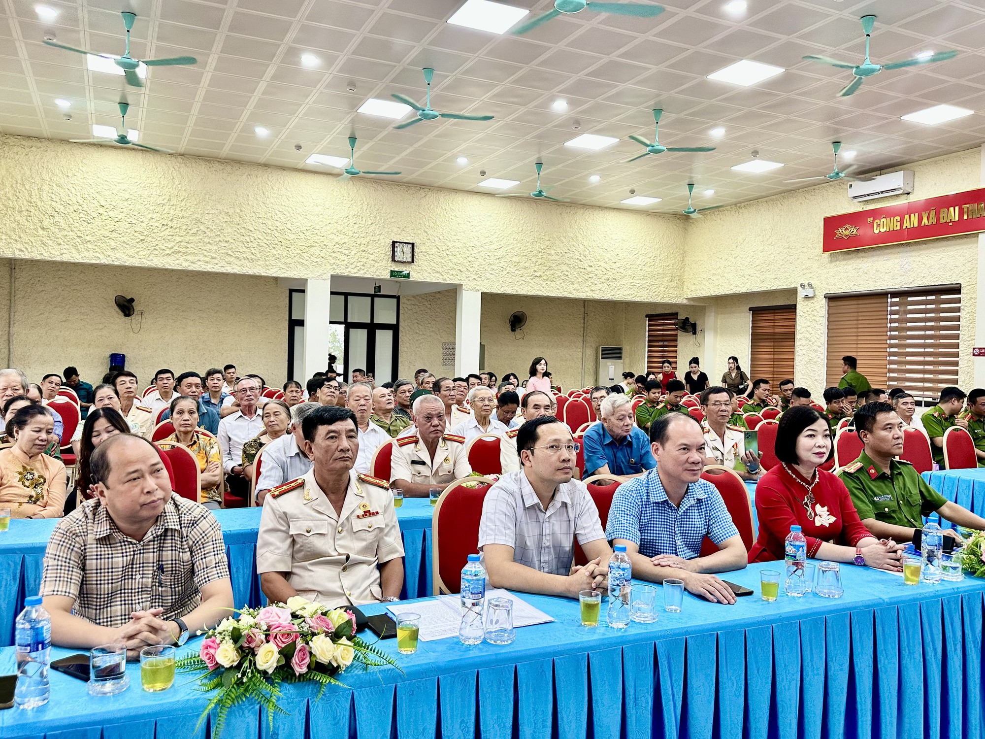 Công an xã Đại Thanh long trọng tổ chức lễ kỷ niệm 80 năm Ngày truyền thống Công an nhân dân Việt Nam (19/8/1945 - 19/8/2025)- Ảnh 6.