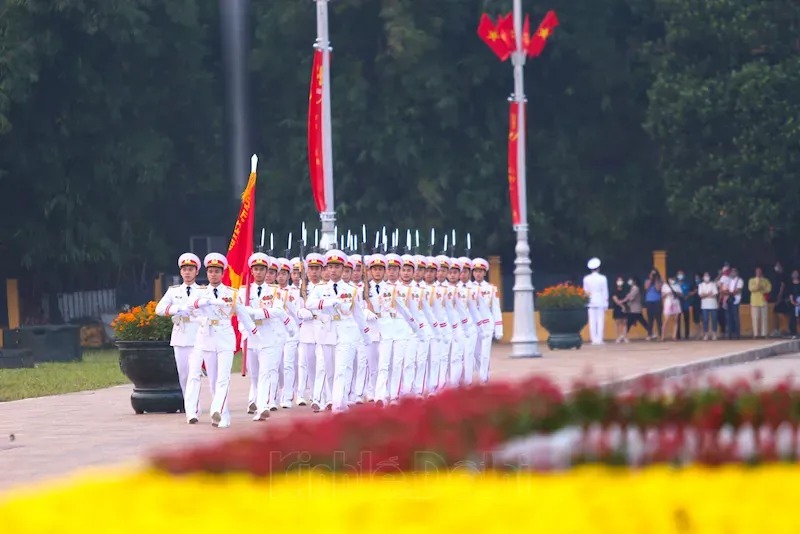 All you need to know about the flag ceremonies in Ba Dinh- Ảnh 2.