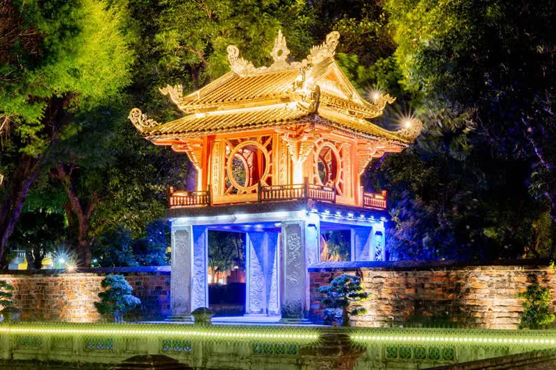 80 reasons to rediscover Hanoi: A festive journey through culture, cuisine, and connectivity- Ảnh 1.
