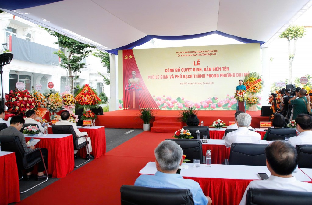Hà Nội: Gắn biển tên phố Lê Giản và phố Bạch Thành Phong- Ảnh 5.