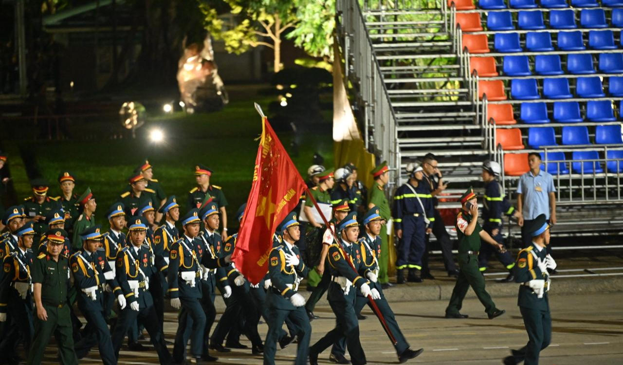 Tổng hợp luyện diễu binh diễu hành lần 1: Quảng trường Ba Đình lên đèn, tất cả đã sẵn sàng!- Ảnh 3.