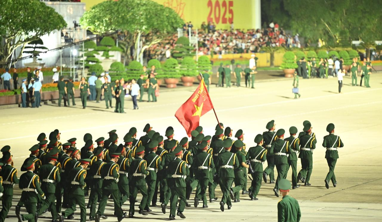 Tổng hợp luyện diễu binh diễu hành lần 1: Quảng trường Ba Đình lên đèn, tất cả đã sẵn sàng!- Ảnh 7.