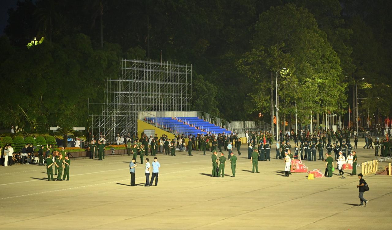 Tổng hợp luyện diễu binh diễu hành lần 1: Quảng trường Ba Đình lên đèn, tất cả đã sẵn sàng!- Ảnh 10.