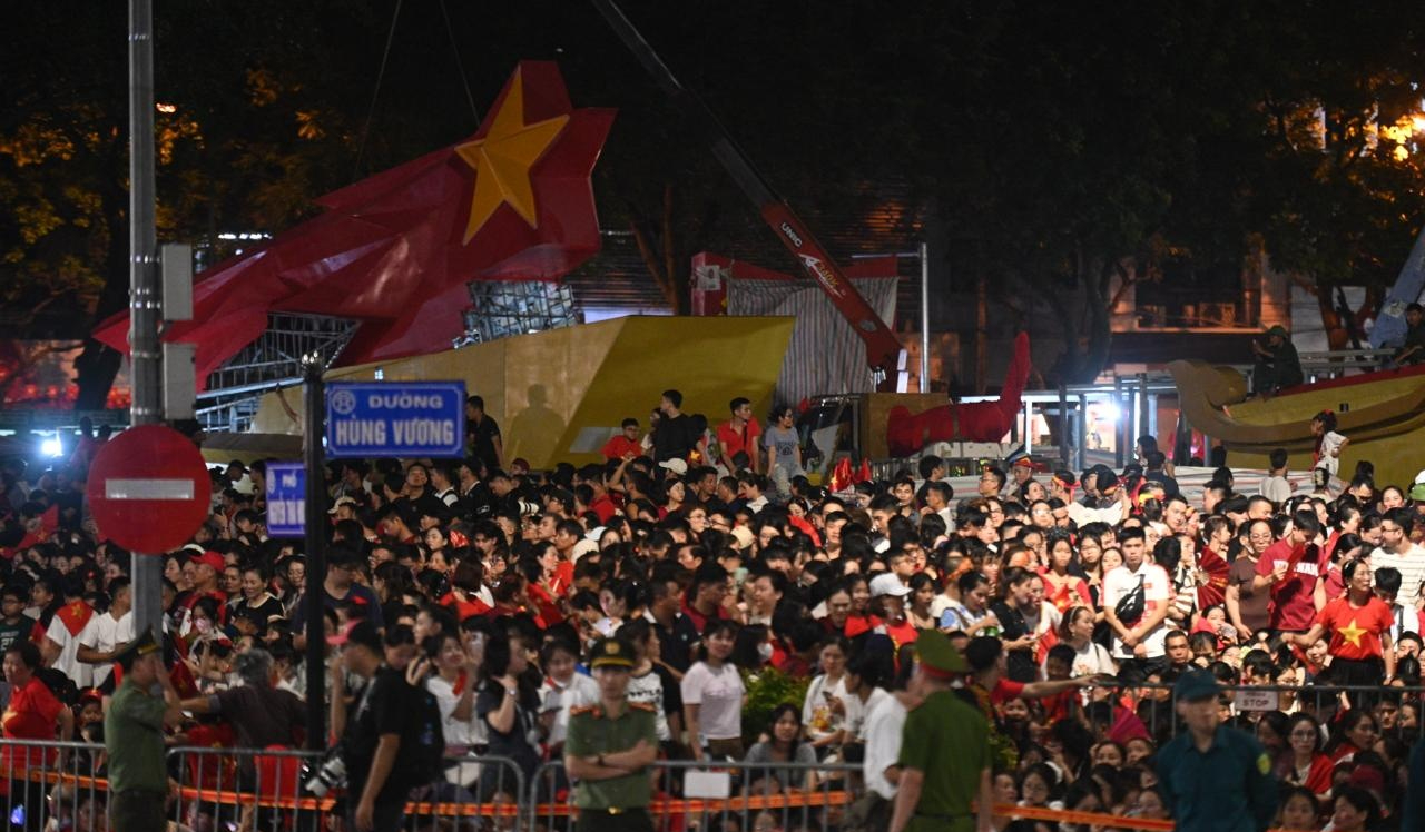 Rước đuốc truyền thống trên Quảng trường Ba Đình lịch sử, Tổng hợp luyện lần 1 bắt đầu!- Ảnh 6. Rước đuốc truyền thống trên Quảng trường Ba Đình lịch sử, Tổng hợp luyện lần 1 bắt đầu!- Ảnh 6.