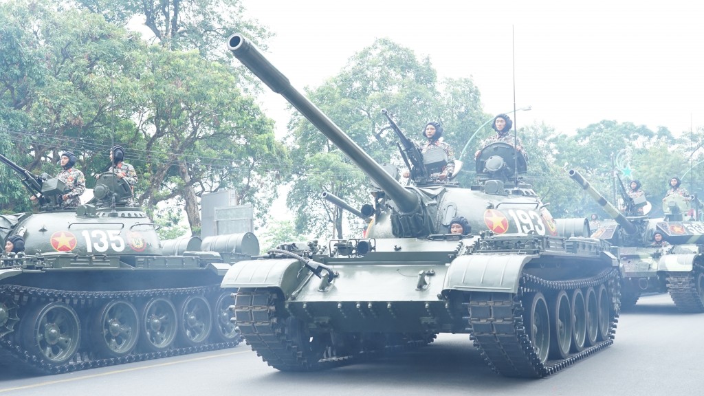 Dàn xe tăng, thiết giáp sẵn sàng cho lễ diễu binh, diễu hành- Ảnh 2. Dàn xe tăng, thiết giáp sẵn sàng cho lễ diễu binh, diễu hành- Ảnh 2.