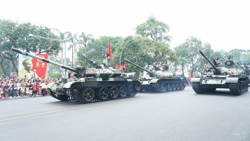 Dàn xe tăng, thiết giáp sẵn sàng cho lễ diễu binh, diễu hành- Ảnh 5. Dàn xe tăng, thiết giáp sẵn sàng cho lễ diễu binh, diễu hành- Ảnh 5.