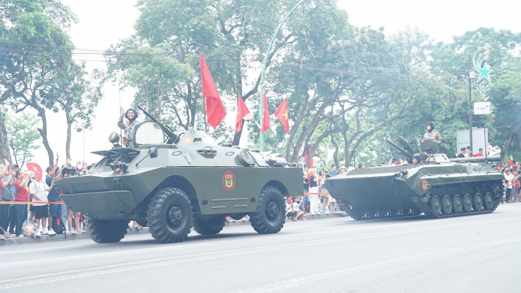 Dàn xe tăng, thiết giáp sẵn sàng cho lễ diễu binh, diễu hành- Ảnh 7. Dàn xe tăng, thiết giáp sẵn sàng cho lễ diễu binh, diễu hành- Ảnh 7.