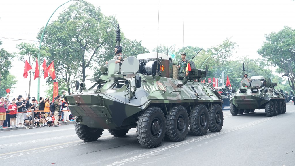 Dàn xe tăng, thiết giáp sẵn sàng cho lễ diễu binh, diễu hành- Ảnh 8. Dàn xe tăng, thiết giáp sẵn sàng cho lễ diễu binh, diễu hành- Ảnh 8.